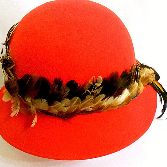 Feather Tail  Women\' s Red Hat main image 6